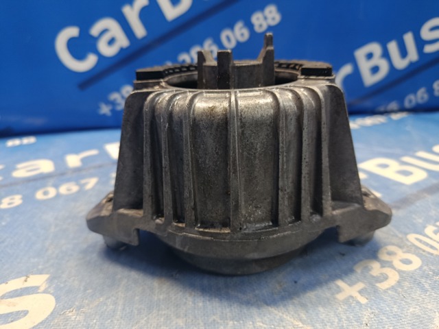 A2042402317 Подушка (опора) двигателя левая/правая купить Черновцы