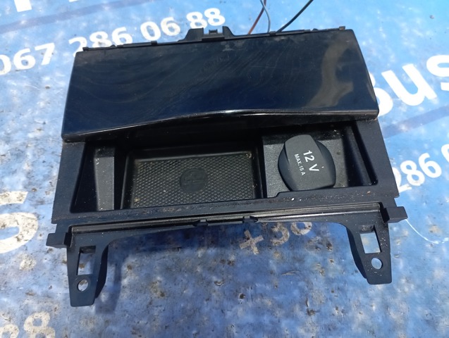 MERCEDES A2046800179 Пепельница центральной консоли в наличии Днепр