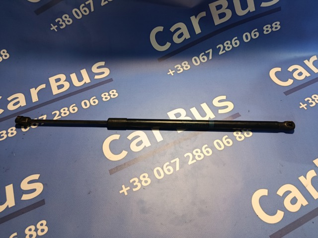 Стойка капота Mercedes E