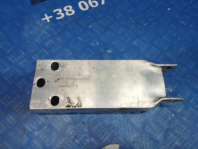 Кронштейн усилителя переднего бампера A2056200701 MERCEDES