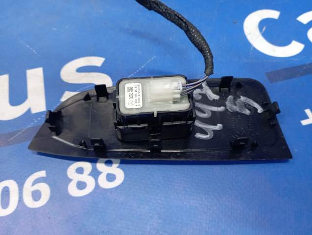 MERCEDES A20590515139051 Кнопочный блок управления стеклоподъемником передний правый в наличии Черкассы