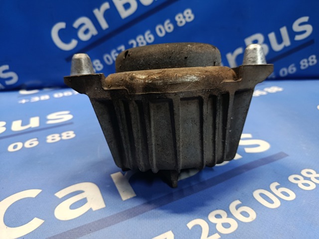 Правая опора двигателя A2122401917 MERCEDES