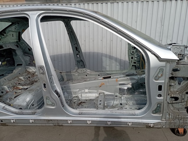 MERCEDES A2126306101 Стойка кузова центральная левая в наличии Павлоград