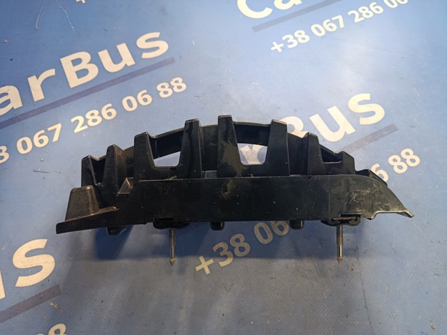 Правый кронштейн заднего бампера A2128802003 MERCEDES