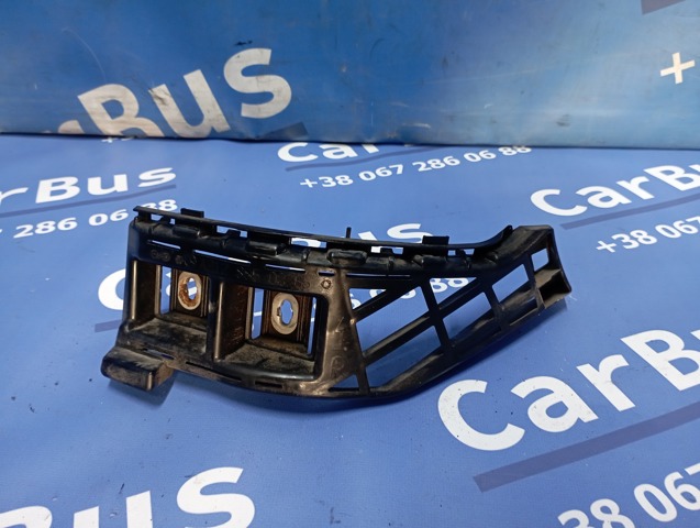 Правый кронштейн крепления бампера заднего A2128850865 MERCEDES