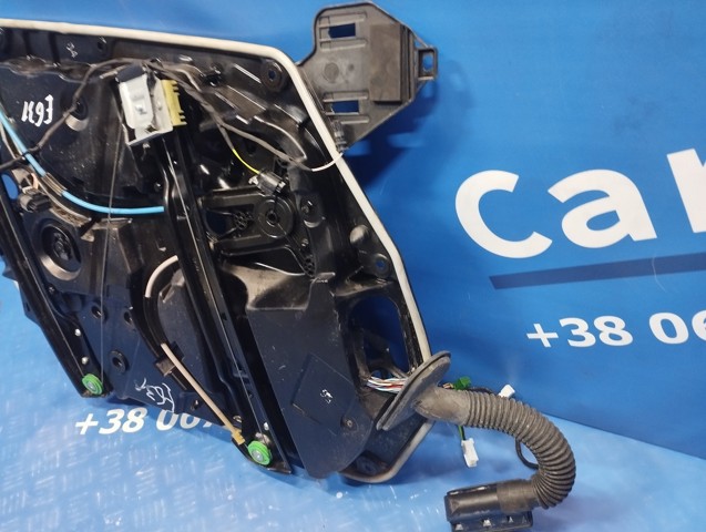 MERCEDES A2137205205 Стеклоподъемник передней правой двери в наличии Украина