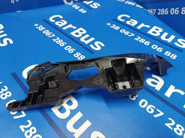 Правый кронштейн крепления бампера заднего A2138850165 MERCEDES