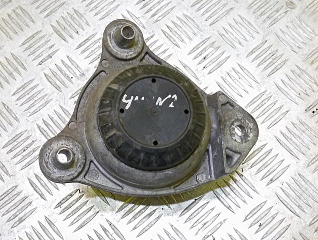 Правая опора двигателя A4472410013 MERCEDES