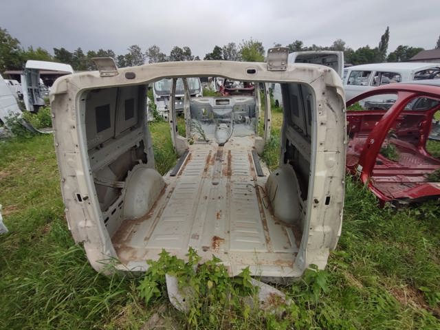 MERCEDES A4476302800 Крыло заднее правое в наличии Житомир