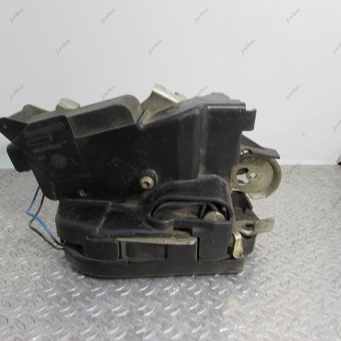 Замок двери водителя A6397200435 MERCEDES