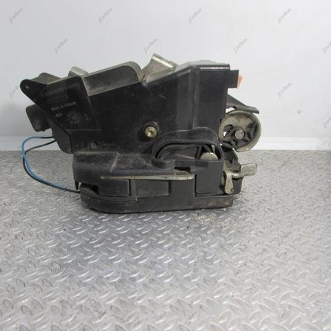 Замок двери водителя A6397200835 MERCEDES