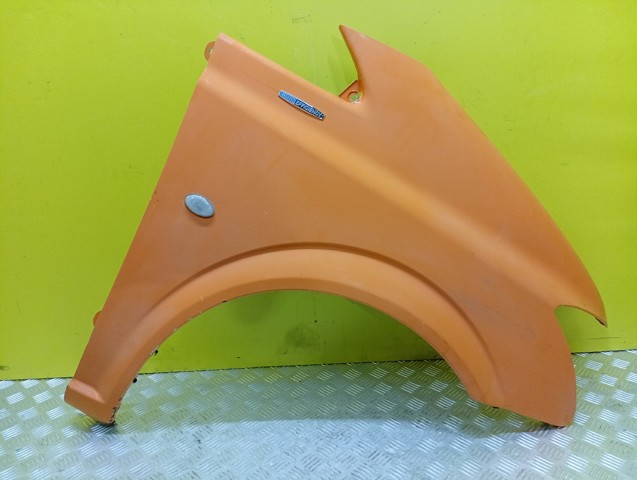 Переднее правое крыло Мерседес-бенц Виано