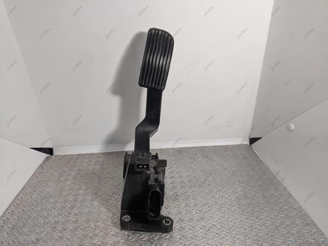 Педали газа A9013000504 MERCEDES