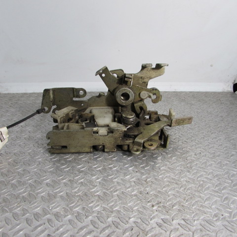 Замок двери водителя A9017200535 MERCEDES
