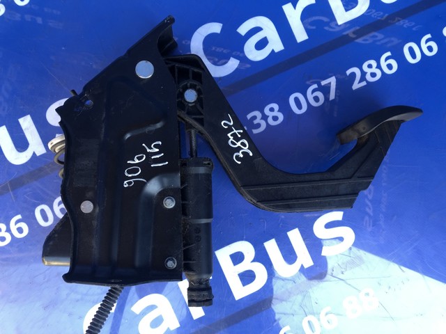 Педаль сцепления A9062900501 MERCEDES