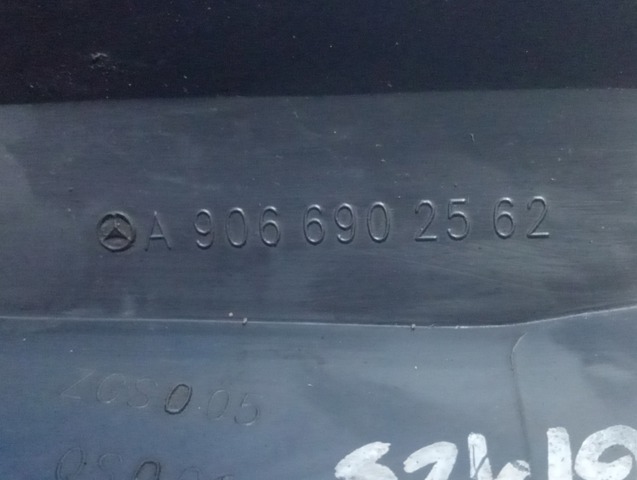 Накладка крыла переднего левого A9066902562 MERCEDES