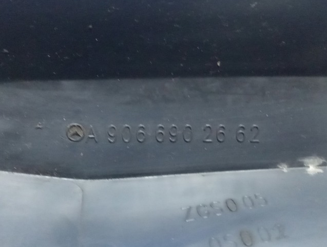 Накладка крыла переднего правого A9066902662 MERCEDES