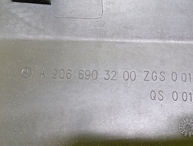 A9066903200 MERCEDES Молдинг крыла заднего левого купить в Николаев