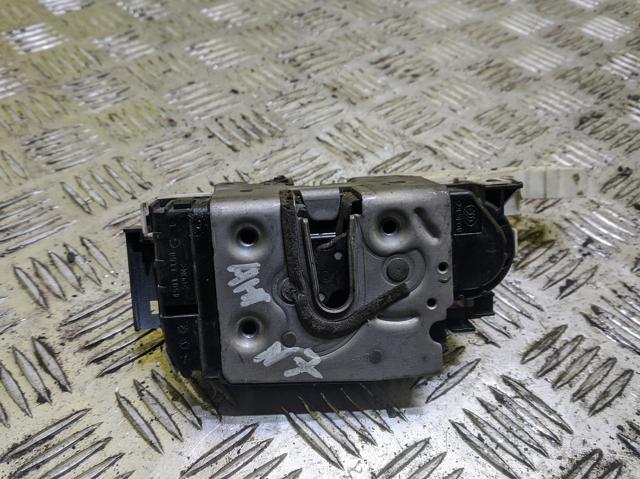 A9067201435 MERCEDES Замок водительской двери купить в Житомир