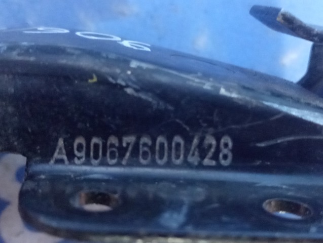 MERCEDES 9067600428 Ограничитель открывания двери задний в наличии Каменское