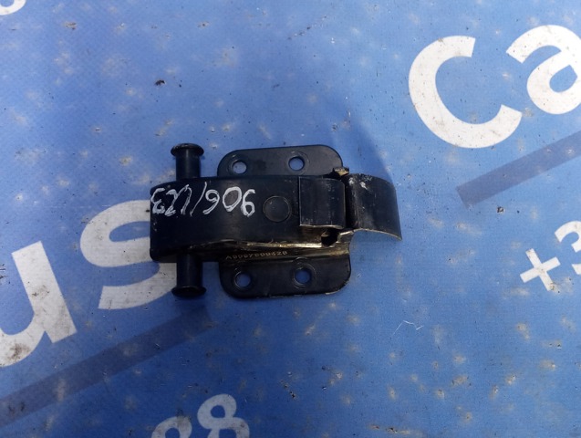 Ограничитель открывания задней двери A9067600428 MERCEDES