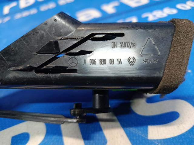 Решетка воздуховода правая A9068300354 MERCEDES