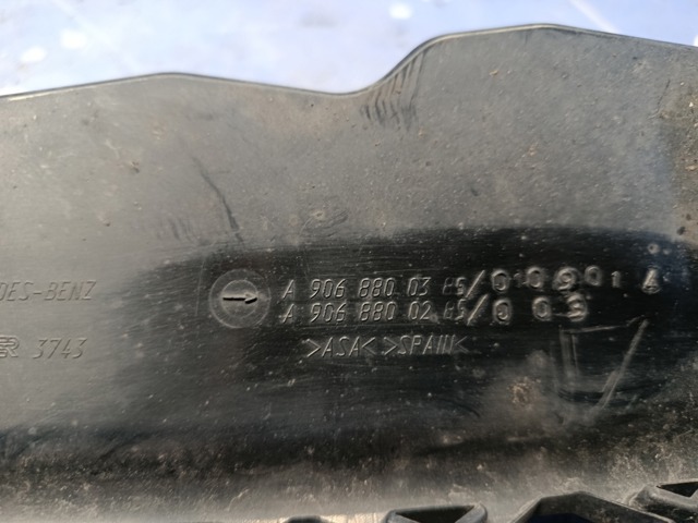 Облицовка радиатора A9068800385 MERCEDES