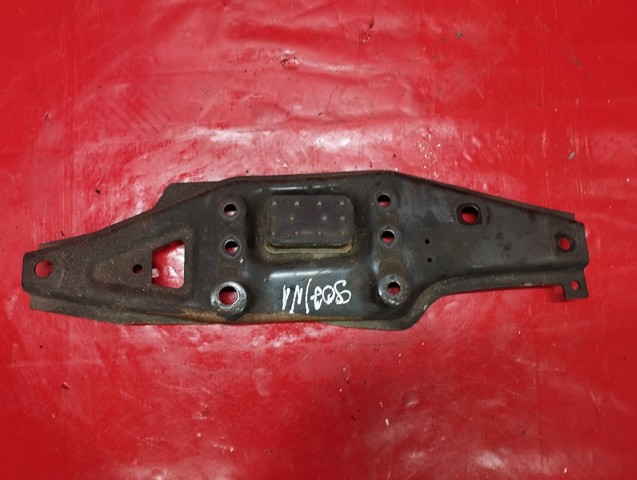 Кронштейн передней балки A9076220700 MERCEDES