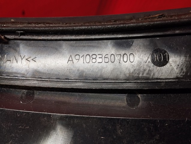 MERCEDES A9108360700 Решетка капота в наличии Черкассы