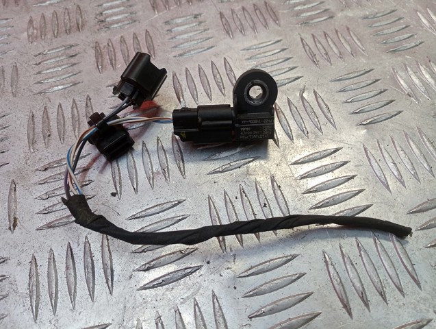 Датчик Айрбег передний FH2214B006AA LAND ROVER