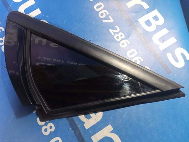 Стекло багажного отсека, правое LJ8Z5829726A FORD