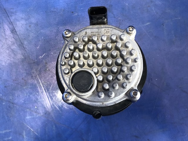 Помпа водяная, (насос) охлаждения LJ9Z8K621A FORD