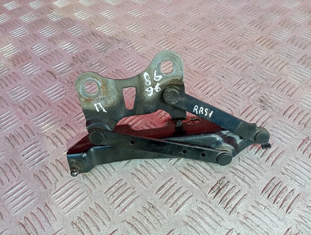 Правая петля капота  LR036583 LAND ROVER