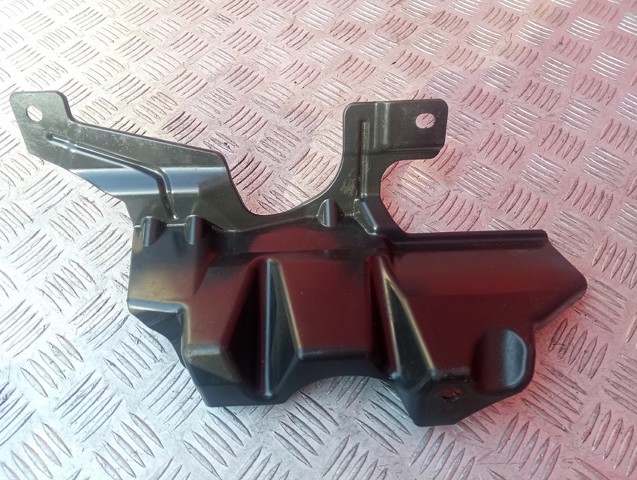 Защита двигателя, правая LR041944 LAND ROVER