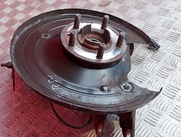 LR043593 Цапфа задняя правая купить Хмельницкий