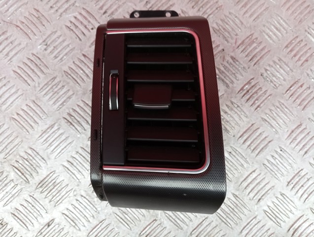 Решетка воздуховода левая LR044686 LAND ROVER