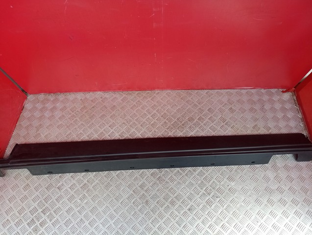Накладка (молдинг) порога наружная левая LR048269 LAND ROVER