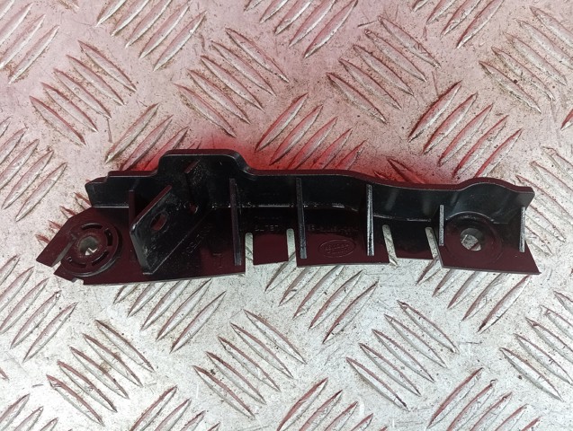 Крепление бампера LR055884 LAND ROVER