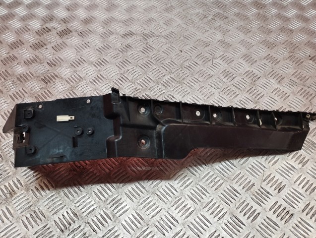 Направляющая заднего бампера, правая LR055887 LAND ROVER