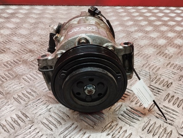 Компрессор системы кондиционирования LR057691 LAND ROVER