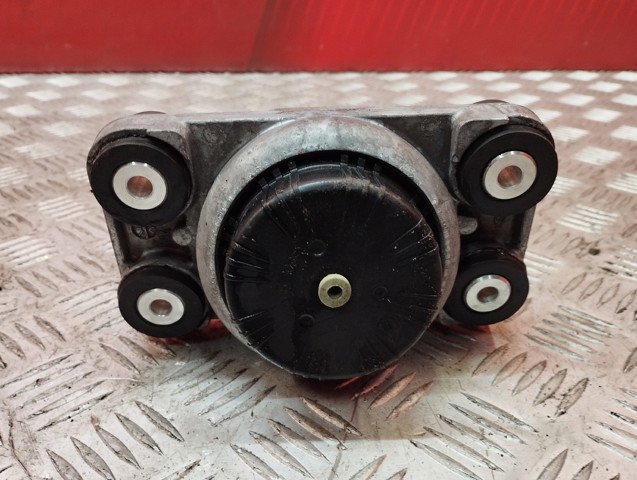 LR057721 LAND ROVER Подушка (опора) двигателя левая/правая купить в Киев