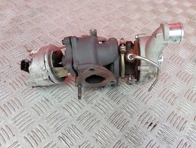Турбина LR063777 LAND ROVER