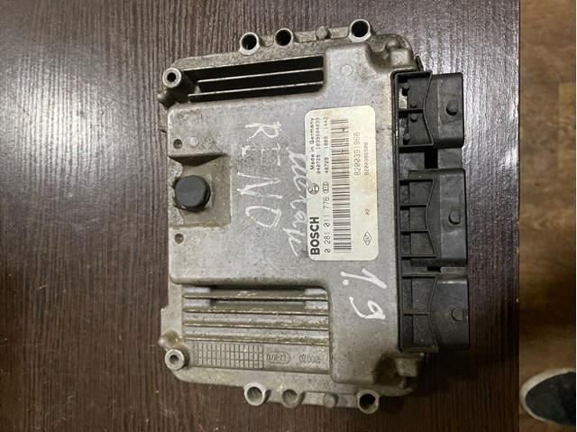 Электронный блок управления двигателем 0281011776 RENAULT
