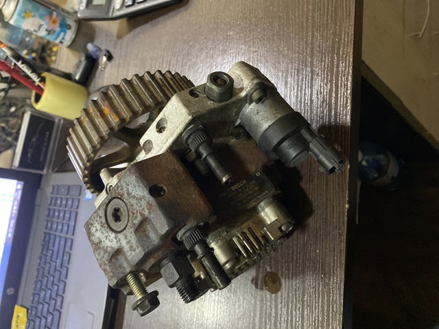 Насос топливный высокого давления (ТНВД) Рено Лагуна 2