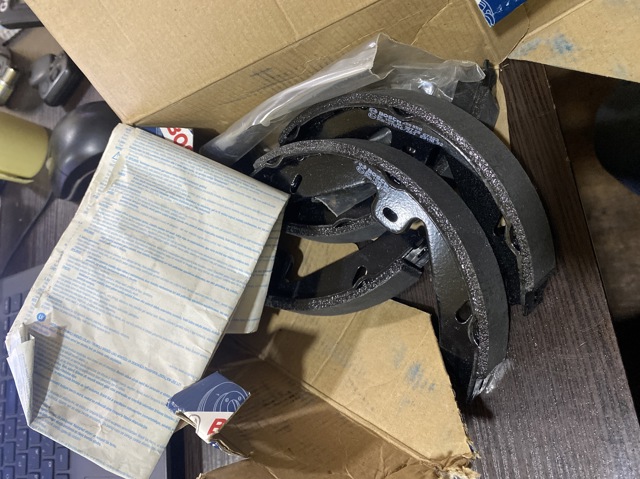 BOSCH 0986487752 Колодки ручника в наличии Львов
