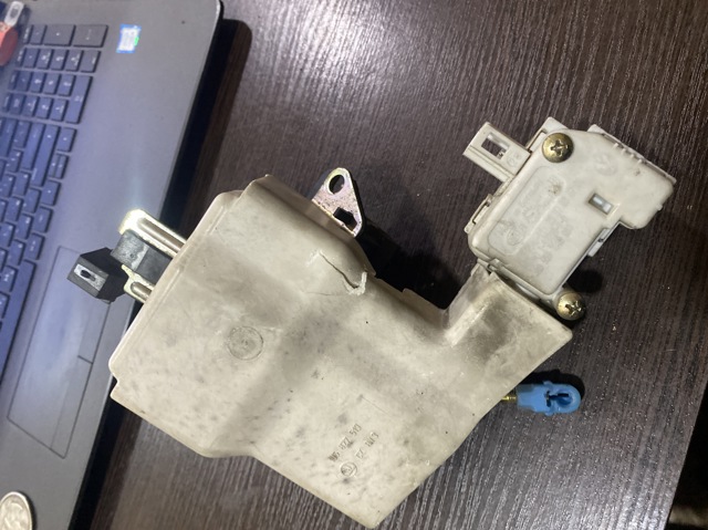 1U6827565K VAG Ручка крышки багажника (двери 3/5-й задней) наружная купить в Чернигов