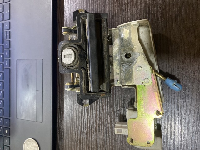 Ручка багажника 1U6827565K VAG