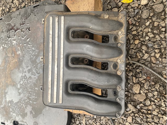Впускной коллектор 2246942 BMW