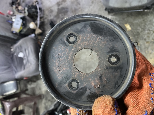 Шкив лопастного насоса гидроусилителя руля 7700105711 RENAULT