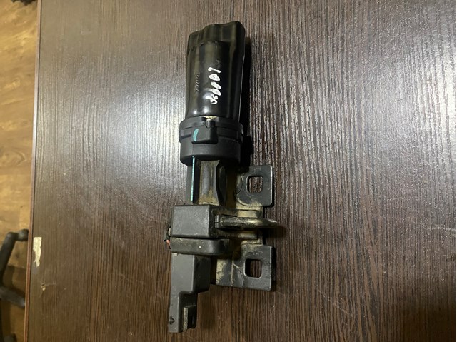 Мотор открытия замка багажника 8200014027 RENAULT